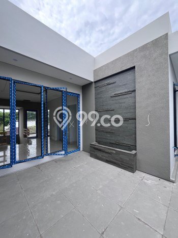 Rumah Bagus di , Surabaya, LT 210m2m² Bangunan 400m2m² HARGA MENARIK! Rumah Bagus di , Surabaya, LT 210m2m² Bangunan 400m2m² HARGA MENARIK!
