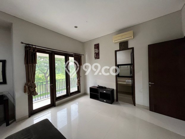 Rumah Elit LB 190m2 Siap Huni Desain Elegan di Citraland, Surabaya Rumah Elit LB 190m2 Siap Huni Desain Elegan di Citraland, Surabaya