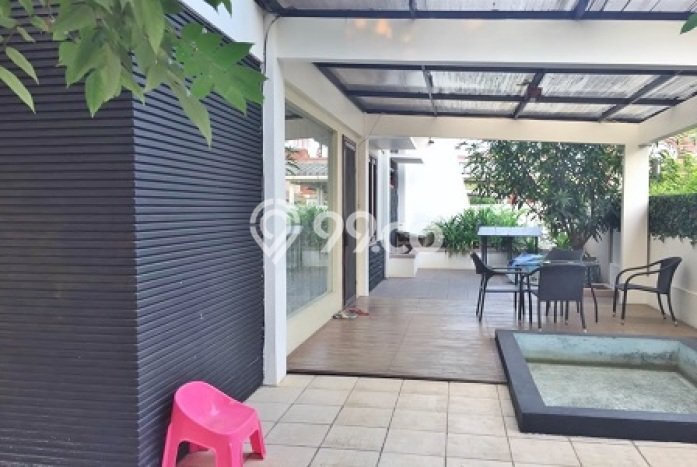 Rumah Luxury Modern Tanpa Renovasi di Joglo Jakarta Barat Rumah Luxury Modern Tanpa Renovasi di Joglo Jakarta Barat