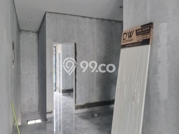 Rumah Mewah LB 180m2 Siap Huni Desain Elegan di Meruya, Jakarta Barat Rumah Mewah LB 180m2 Siap Huni Desain Elegan di Meruya, Jakarta Barat