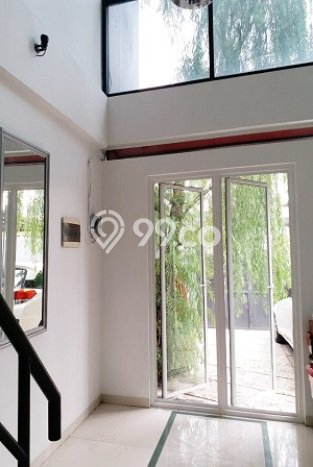 Siap Huni Rumah Mewah 3 Kamar di Kebon Jeruk Dekat ke Mana Pun Siap Huni Rumah Mewah 3 Kamar di Kebon Jeruk Dekat ke Mana Pun