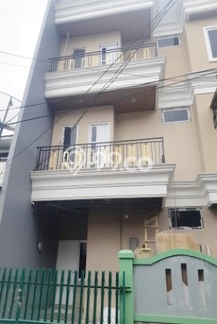 Kos-kosan Dijual di Tomang Jakarta Barat Luas 250m2 Kos-kosan Dijual di Tomang Jakarta Barat Luas 250m2