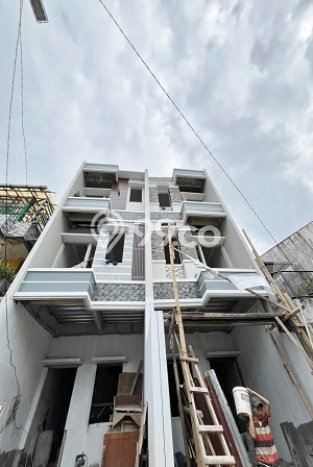 Dijual Hunian Rumah Terawat 3 KT di Tomang, Jakarta Barat Dijual Hunian Rumah Terawat 3 KT di Tomang, Jakarta Barat