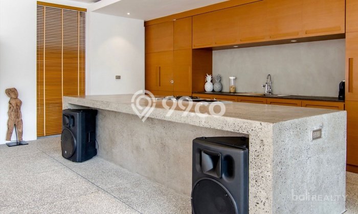 For Sale! Premium House LT 700m2 Desain Modern di Umalas For Sale! Premium House LT 700m2 Desain Modern di Umalas