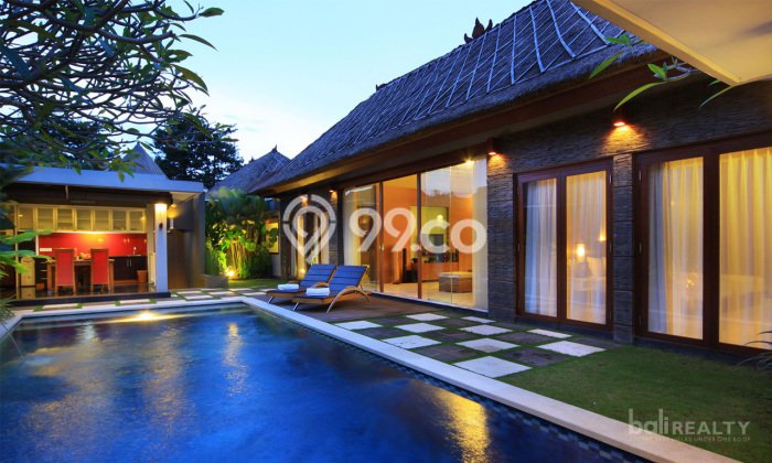 Jual Rumah Luas Elegan Dengan View Eksklusif di Jimbaran, Badung Jual Rumah Luas Elegan Dengan View Eksklusif di Jimbaran, Badung