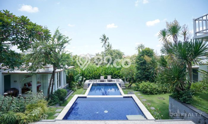 For Sale! Luxury House LT 950m2 Desain Modern di Canggu For Sale! Luxury House LT 950m2 Desain Modern di Canggu