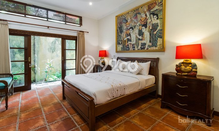 Vila Kawasan , Area 620m2m², Lokasi Strategis Vila Kawasan , Area 620m2m², Lokasi Strategis