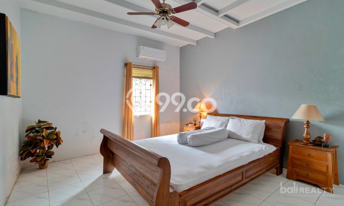 Vila Kawasan , Luas 700m2m², Akses Mudah Fasilitas Umum Vila Kawasan , Luas 700m2m², Akses Mudah Fasilitas Umum