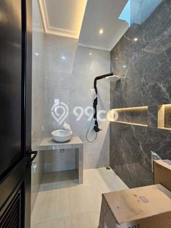 For Sale Rumah 3 Kamar Lokasi Ideal Nyaman dan Strategis di Serpong For Sale Rumah 3 Kamar Lokasi Ideal Nyaman dan Strategis di Serpong