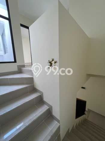 For Sale Hunian Rumah Terawat 4 Kamar di Gading Serpong, Tangerang For Sale Hunian Rumah Terawat 4 Kamar di Gading Serpong, Tangerang