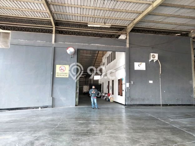 Unit Gudang Disewakan di Soekarno Hatta di Area Ramai & Strategis Unit Gudang Disewakan di Soekarno Hatta di Area Ramai & Strategis