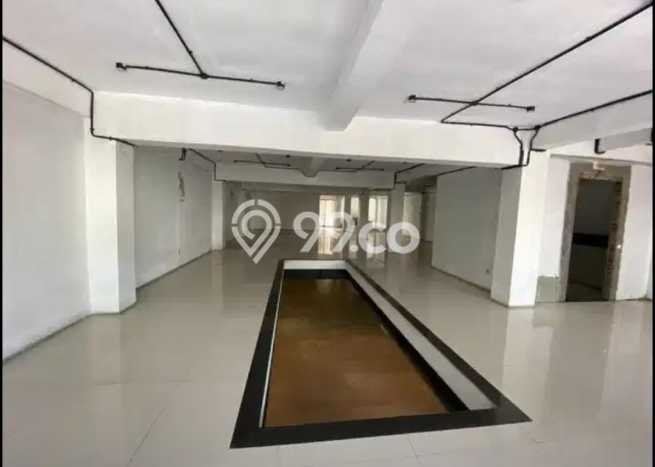 Unit Kantor Tersedia di Gatot Subroto Spesifikasi LB 400m2 Unit Kantor Tersedia di Gatot Subroto Spesifikasi LB 400m2