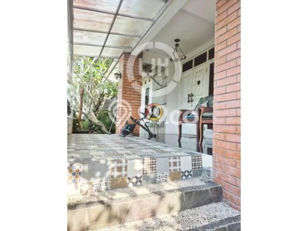 For Sale Rumah 4 Kamar Lokasi Ideal Bagus dan Strategis di Banyumanik For Sale Rumah 4 Kamar Lokasi Ideal Bagus dan Strategis di Banyumanik