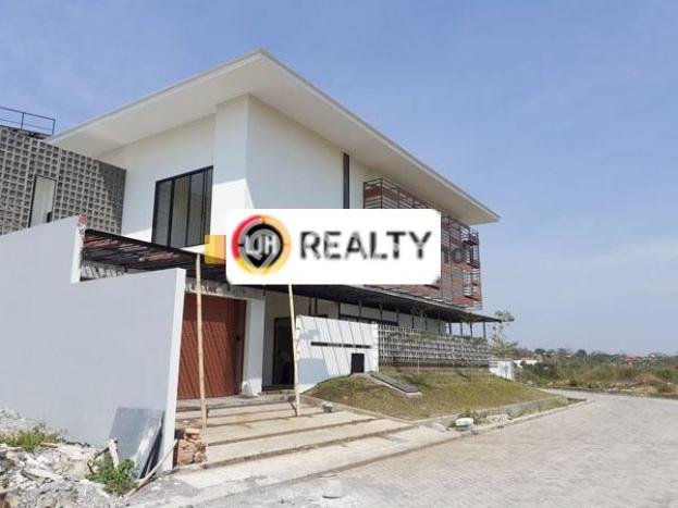 GOOD DEAL! Rumah Premium di Jangli, Luas 438m² LB 351m² GOOD DEAL! Rumah Premium di Jangli, Luas 438m² LB 351m²