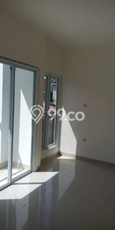 For Sale Hunian Rumah Terawat 4 Kamar di Pisangan Lama, Jakarta Timur For Sale Hunian Rumah Terawat 4 Kamar di Pisangan Lama, Jakarta Timur