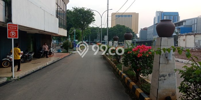 Untuk Dijual! Ruko di Harmoni Jakarta Pusat LT 132m2 / LB 450m2 Kawasan Bisnis Untuk Dijual! Ruko di Harmoni Jakarta Pusat LT 132m2 / LB 450m2 Kawasan Bisnis