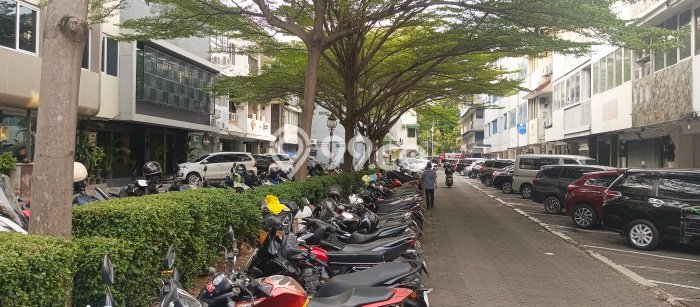 Ruko Bagus Dijual LB 200m2 Lokasi Strategis Jakarta Selatan Area Cocok untuk Bisnis Ruko Bagus Dijual LB 200m2 Lokasi Strategis Jakarta Selatan Area Cocok untuk Bisnis