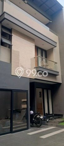 Rumah Mewah Dijual LT 190m2 di Kebon Jeruk, Jakarta Barat Rumah Mewah Dijual LT 190m2 di Kebon Jeruk, Jakarta Barat