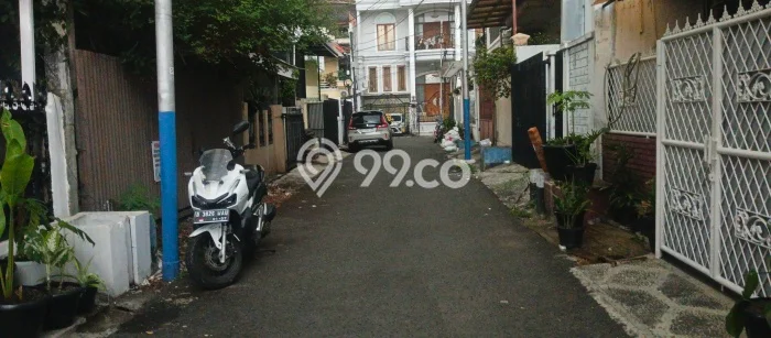 Dijual Hunian Rumah Terawat 5 KT di Tomang, Jakarta Barat Dijual Hunian Rumah Terawat 5 KT di Tomang, Jakarta Barat