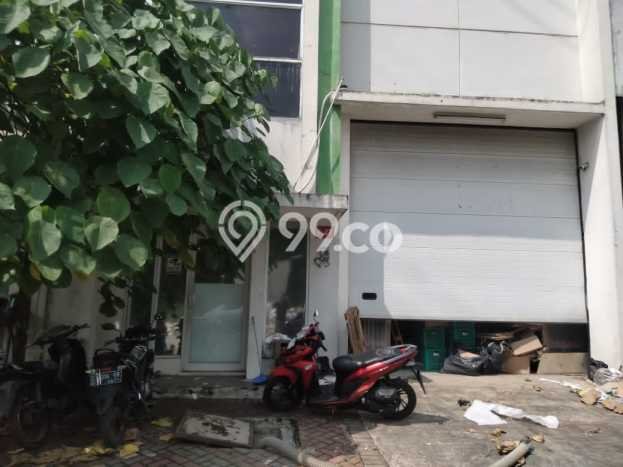 Gudang Strategis Kawasan , Luas 400m2m², Kawasan Komersial, Tingkat Keramaian Tinggi Gudang Strategis Kawasan , Luas 400m2m², Kawasan Komersial, Tingkat Keramaian Tinggi