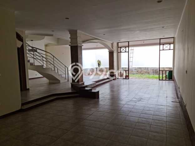 Dijual Hunian Mewah dengan Fasilitas Sekitar Komplit di Lippo Cikarang, Cikarang Dijual Hunian Mewah dengan Fasilitas Sekitar Komplit di Lippo Cikarang, Cikarang