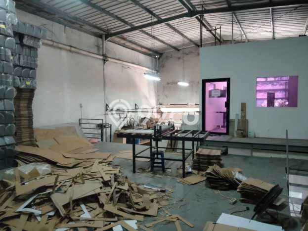 Gudang Strategis Kawasan , Luas 400m2m², Kawasan Komersial, Tingkat Keramaian Tinggi Gudang Strategis Kawasan , Luas 400m2m², Kawasan Komersial, Tingkat Keramaian Tinggi