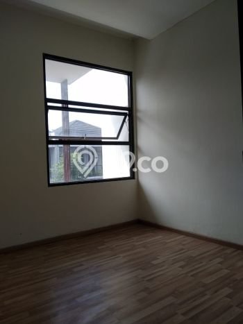 Rumah Luas Asri 3 KT Siap Pakai di Jelupang Tangerang Rumah Luas Asri 3 KT Siap Pakai di Jelupang Tangerang