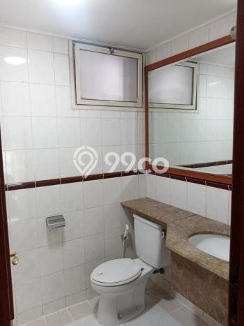 Apartemen Disewakan 3 Kamar Murah Siap Huni di Jakarta Selatan, Luas 110m2 Apartemen Disewakan 3 Kamar Murah Siap Huni di Jakarta Selatan, Luas 110m2