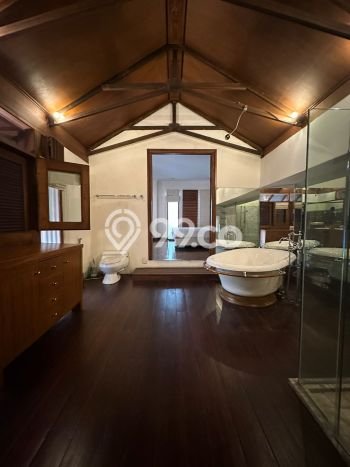 Dijual Rumah Premium dengan Fasilitas Sekitar Komplit di Menteng, Jakarta Pusat Dijual Rumah Premium dengan Fasilitas Sekitar Komplit di Menteng, Jakarta Pusat