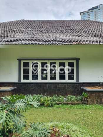 Siap Huni Rumah Mewah 4 Kamar di Kebayoran Baru Dekat ke Mana Pun Siap Huni Rumah Mewah 4 Kamar di Kebayoran Baru Dekat ke Mana Pun