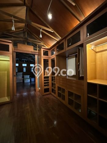 Hunian Mewah Dijual LT 1200m2 di Menteng, Jakarta Pusat Hunian Mewah Dijual LT 1200m2 di Menteng, Jakarta Pusat