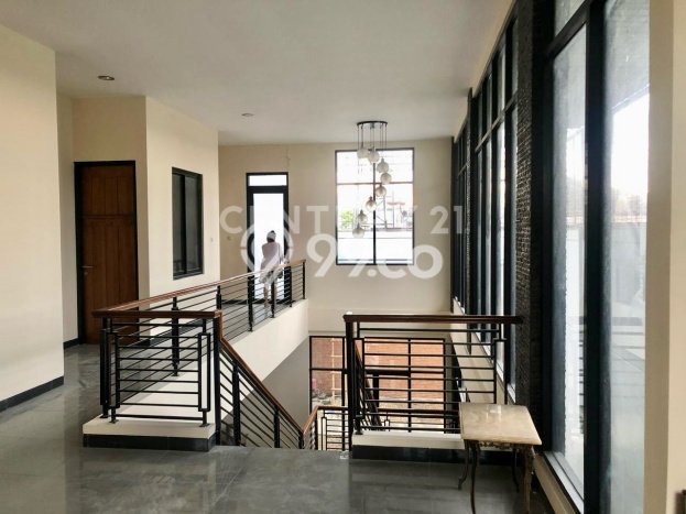 Ready to Use! Luxury House LT 200m2 Desain Modern di Cikupa Citra Raya Ready to Use! Luxury House LT 200m2 Desain Modern di Cikupa Citra Raya