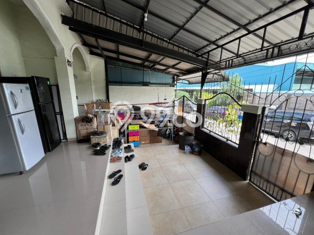 Rumah Lingkungan Asri di Batam Kota, Batam, Luas 127m² Bangunan 110m² Rumah Lingkungan Asri di Batam Kota, Batam, Luas 127m² Bangunan 110m²