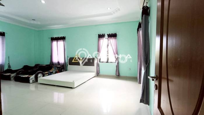 For Sale! Luxury House LT 317m2 Desain Modern di Batam Centre For Sale! Luxury House LT 317m2 Desain Modern di Batam Centre
