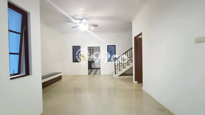Lokasi terbaik! Rumah siap huni dikontrakkan di Batam Kota LB 130m2 Lokasi terbaik! Rumah siap huni dikontrakkan di Batam Kota LB 130m2