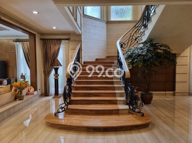 Rumah Mewah LB 900m2 Siap Huni Desain Elegan di Lippo Karawaci, Tangerang Rumah Mewah LB 900m2 Siap Huni Desain Elegan di Lippo Karawaci, Tangerang