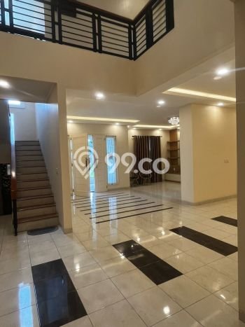 Rumah Luxury Modern Tanpa Renovasi di BSD City Tangerang Rumah Luxury Modern Tanpa Renovasi di BSD City Tangerang