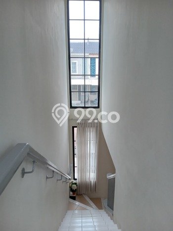 Rumah Elit Modern Tanpa Renovasi di Lippo Karawaci Tangerang Rumah Elit Modern Tanpa Renovasi di Lippo Karawaci Tangerang