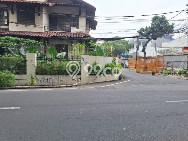 Ready to Use! Premium House LT 789m2 Desain Elegan di Duri Kepa Ready to Use! Premium House LT 789m2 Desain Elegan di Duri Kepa
