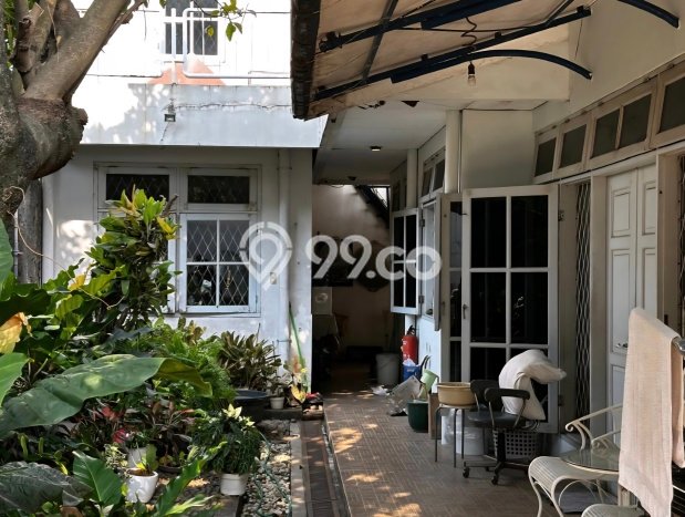 Ready to Use! Premium House LT 789m2 Desain Elegan di Duri Kepa Ready to Use! Premium House LT 789m2 Desain Elegan di Duri Kepa