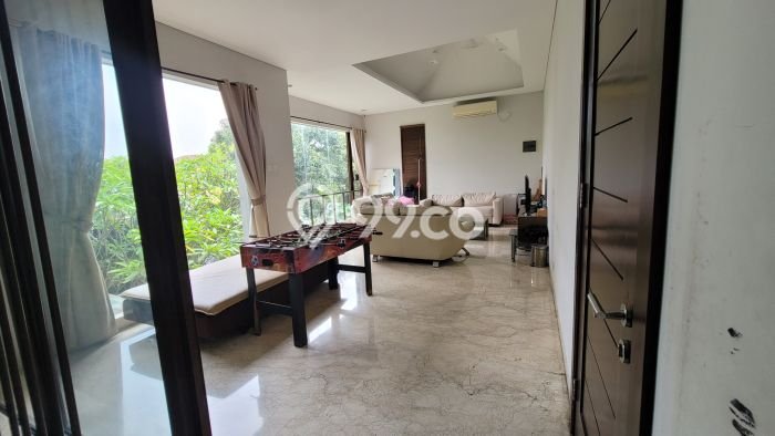 Rumah Mewah LB 918m2 Siap Pakai Desain Elegan di Gading Serpong, Tangerang Rumah Mewah LB 918m2 Siap Pakai Desain Elegan di Gading Serpong, Tangerang