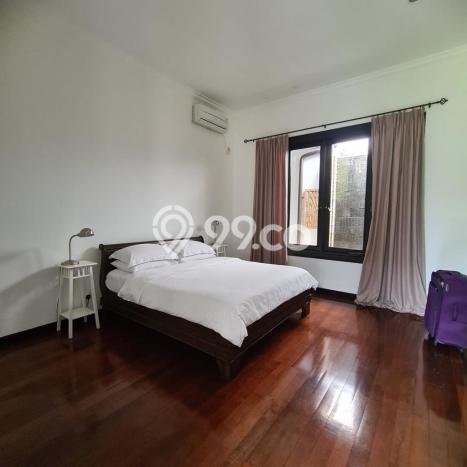 Rumah 7 KT 5 KM Luas Tanah 1595m², Luas Bangunan 700m² di Pondok Indah, Jakarta Selatan Rumah 7 KT 5 KM Luas Tanah 1595m², Luas Bangunan 700m² di Pondok Indah, Jakarta Selatan
