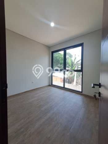 Rumah Strategis Minimalis Lb 105m2 di Cilandak, Jakarta Selatan Rumah Strategis Minimalis Lb 105m2 di Cilandak, Jakarta Selatan