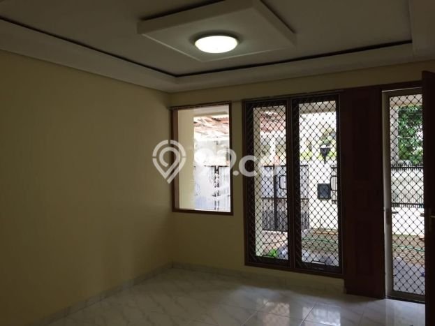 PREMIUM CHOICE! Rumah di Pondok Indah, 4 KT, Area Strategis, Luas 250m² LB 200m² PREMIUM CHOICE! Rumah di Pondok Indah, 4 KT, Area Strategis, Luas 250m² LB 200m²