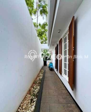 Dijual Rumah Mewah Elegan Dengan View Eksklusif di Rempoa, Tangerang Selatan Dijual Rumah Mewah Elegan Dengan View Eksklusif di Rempoa, Tangerang Selatan