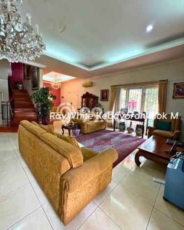 For Sale! Luxury House LT 286m2 Desain Modern di Kampung Utan For Sale! Luxury House LT 286m2 Desain Modern di Kampung Utan