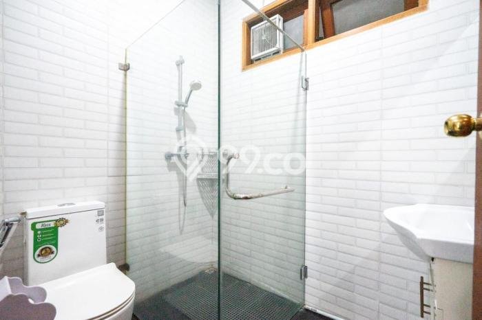 For Sale! Luxury House LT 360m2 Desain Modern di Jaka Mulya For Sale! Luxury House LT 360m2 Desain Modern di Jaka Mulya