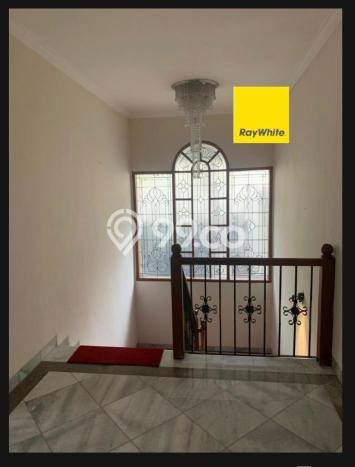 Siap Huni Rumah Mewah 6 Kamar di Menteng Dekat ke Mana Saja Siap Huni Rumah Mewah 6 Kamar di Menteng Dekat ke Mana Saja