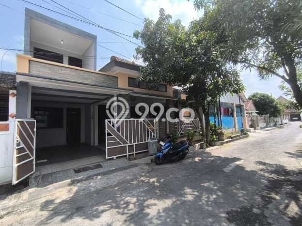 Rumah area Colomadu, 3 KM, Lingkungan Strategis, LT 186m² Bangunan 200m² Rumah area Colomadu, 3 KM, Lingkungan Strategis, LT 186m² Bangunan 200m²