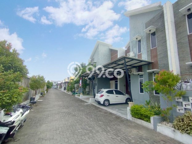 UNIT LANGKA! Rumah di Colomadu, 2 KM, View Kota, Luas 70m² Bangunan 70m² UNIT LANGKA! Rumah di Colomadu, 2 KM, View Kota, Luas 70m² Bangunan 70m²
